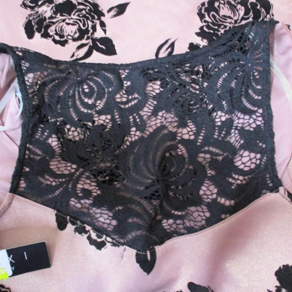 Trixxi Junior's Velveteen Rose Fit and Flare Short Dress - Picture 6 of 8